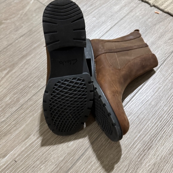 Clarks Women's Slouch Short Orinoco Club Boots - Size 6 1/2 - Worn Once!!! - Picture 8 of 8